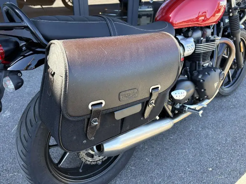 STREET TWIN  900