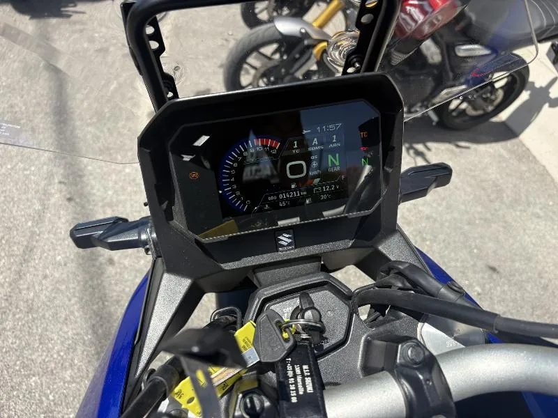 DL VSTROM 800 SE