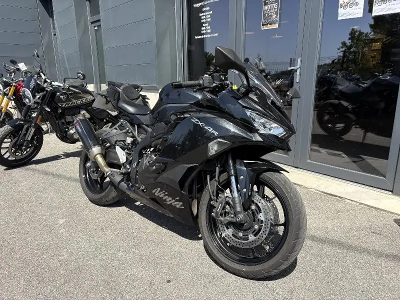 NINJA 400