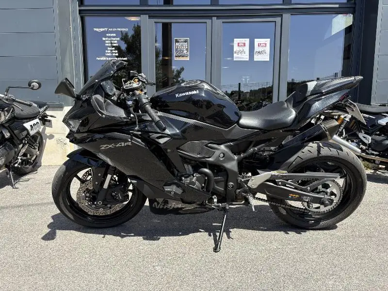 NINJA 400
