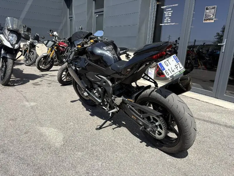 NINJA 400