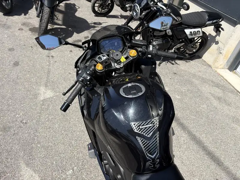 NINJA 400