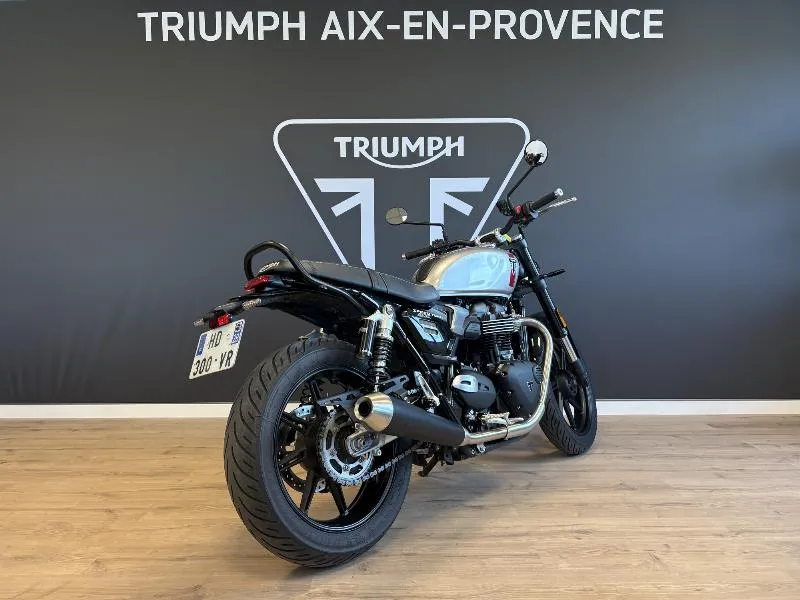 SPEED TWIN 900