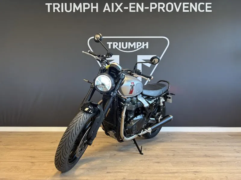 SPEED TWIN 900