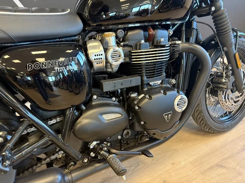 Bonneville T120 Black