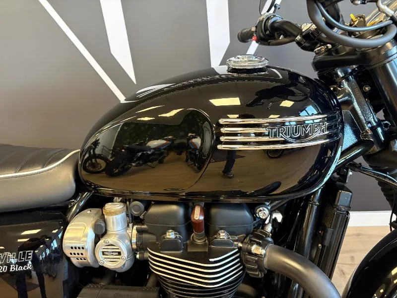 Bonneville T120 Black