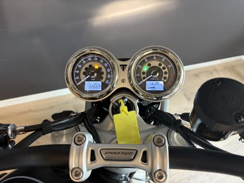 SPEED TWIN 1200
