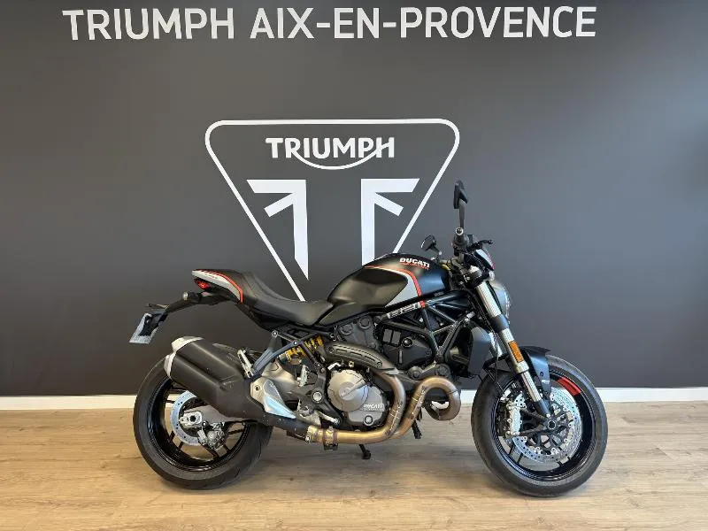 MONSTER 821