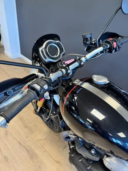 SCRAMBLER 1200 XE