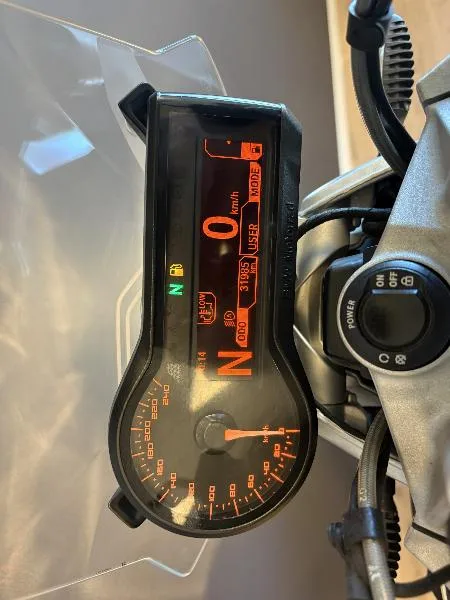 R 1200 R