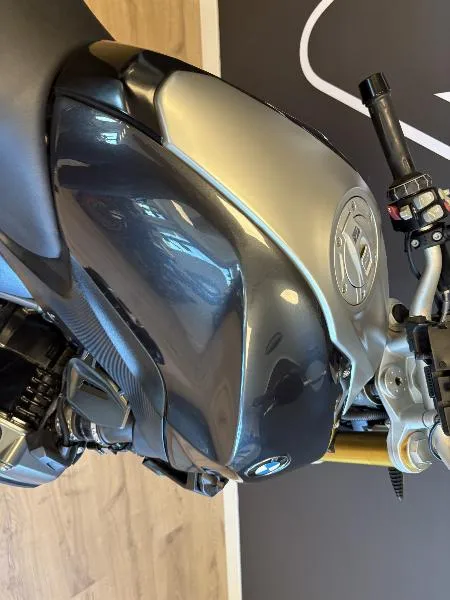 R 1200 R
