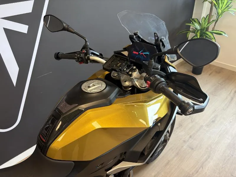 F 900 XR