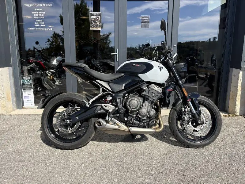 TRIDENT 660