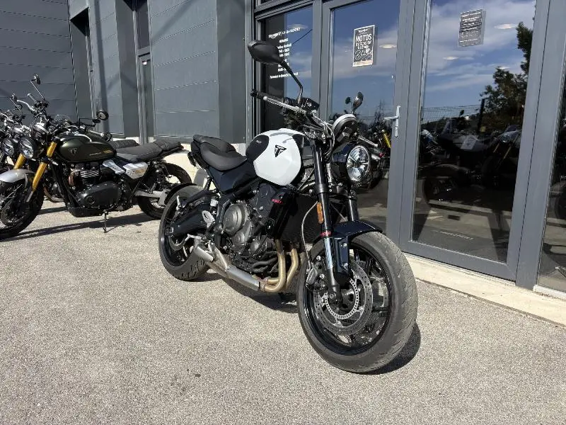 TRIDENT 660