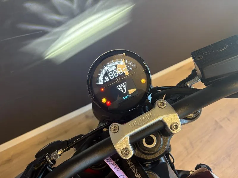 TRIDENT 660