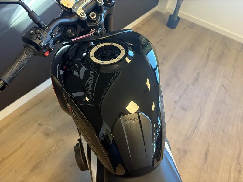 TRIDENT 660