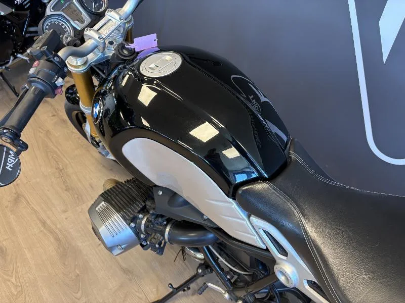 R NineT