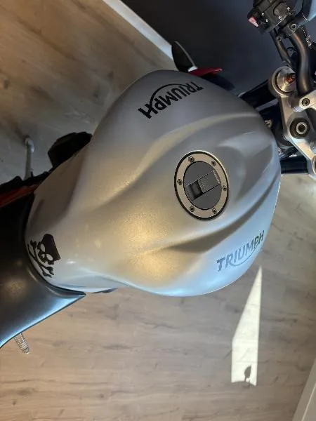 STREET TRIPLE 675 RX