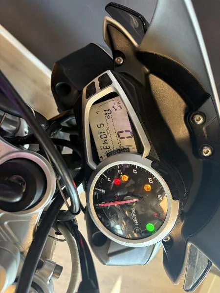 STREET TRIPLE 675 RX