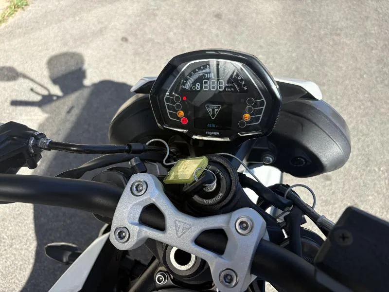 STREET TRIPLE 765 R