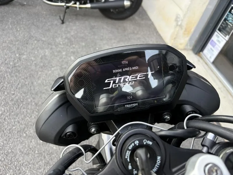 STREET TRIPLE 765 RS