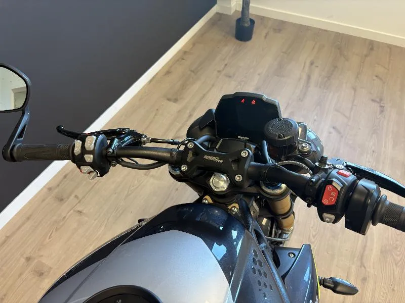SPEED TRIPLE 1200 RS