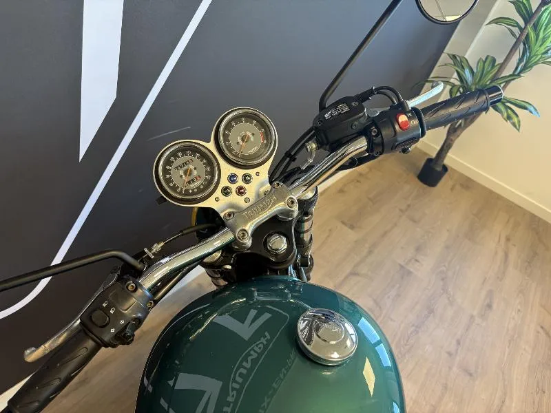 BONNEVILLE 865 T100