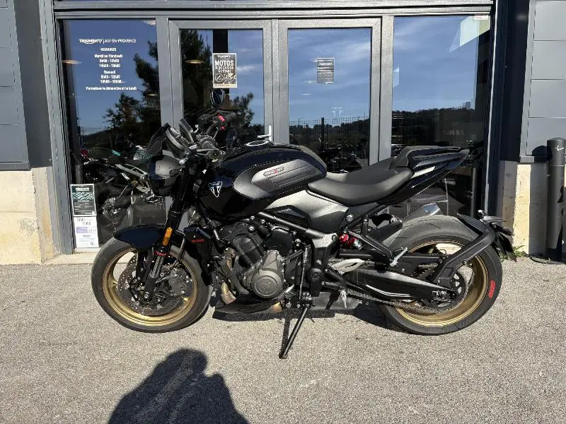 TRIDENT 800