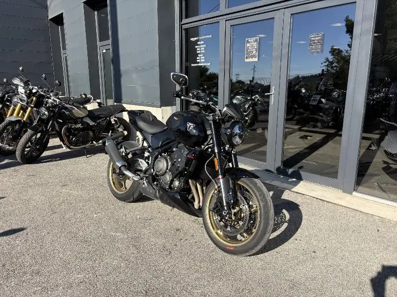TRIDENT 800