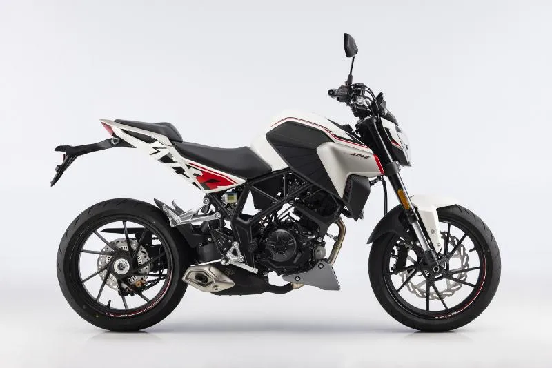 NK 125 R