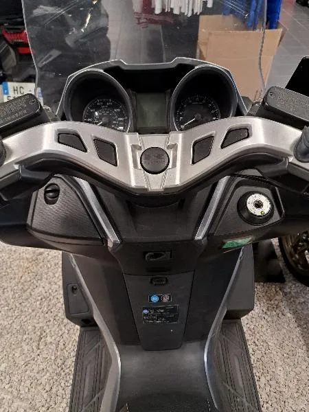 J125
