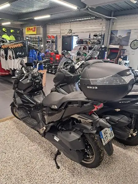 ADX 125