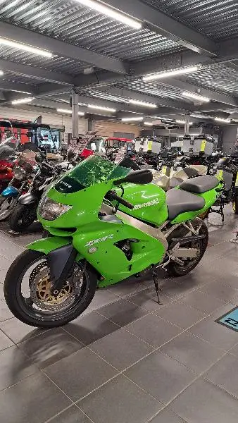 ZX9R