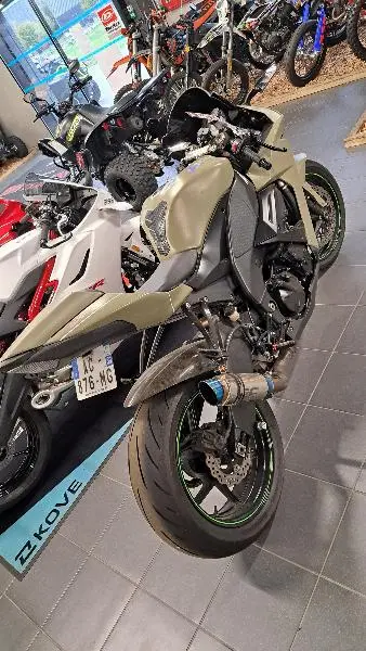 NINJA ZX10R