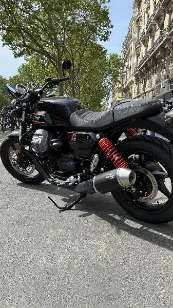 V7 STONE