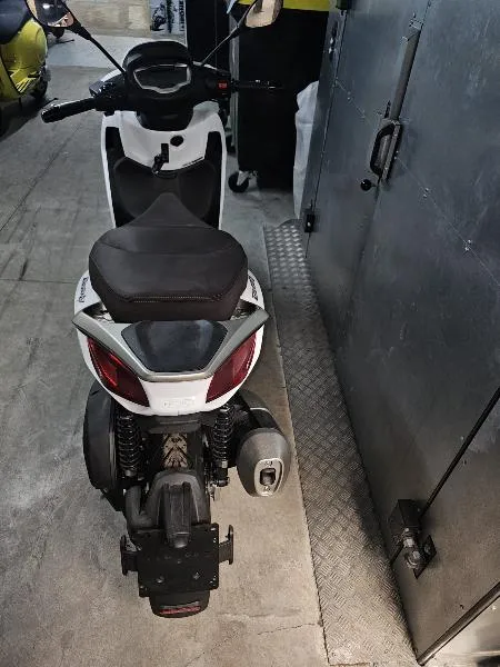 BEVERLY 300