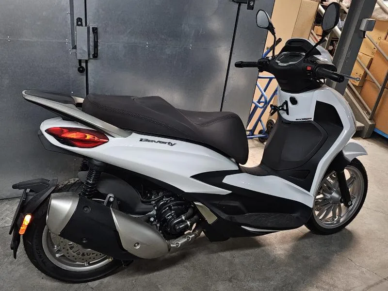 BEVERLY 300