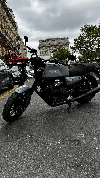 V7 SPORT 850