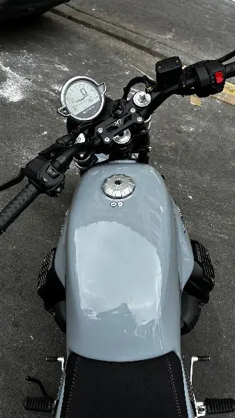 V7 SPORT 850