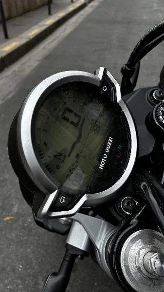 V7 SPORT 850