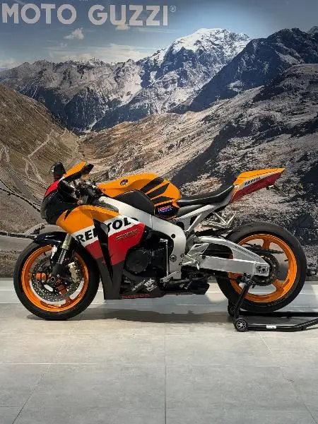 CBR 1000 RR REPSOL 2010
