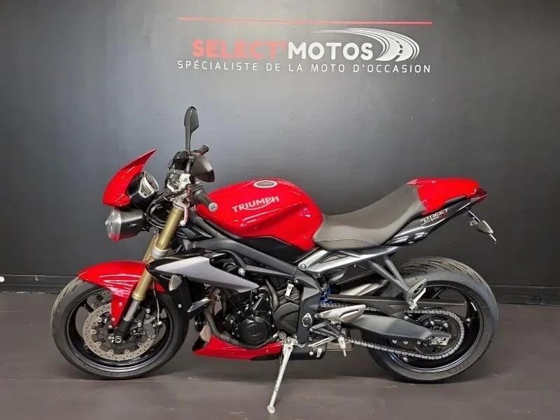 STREET TRIPLE 675