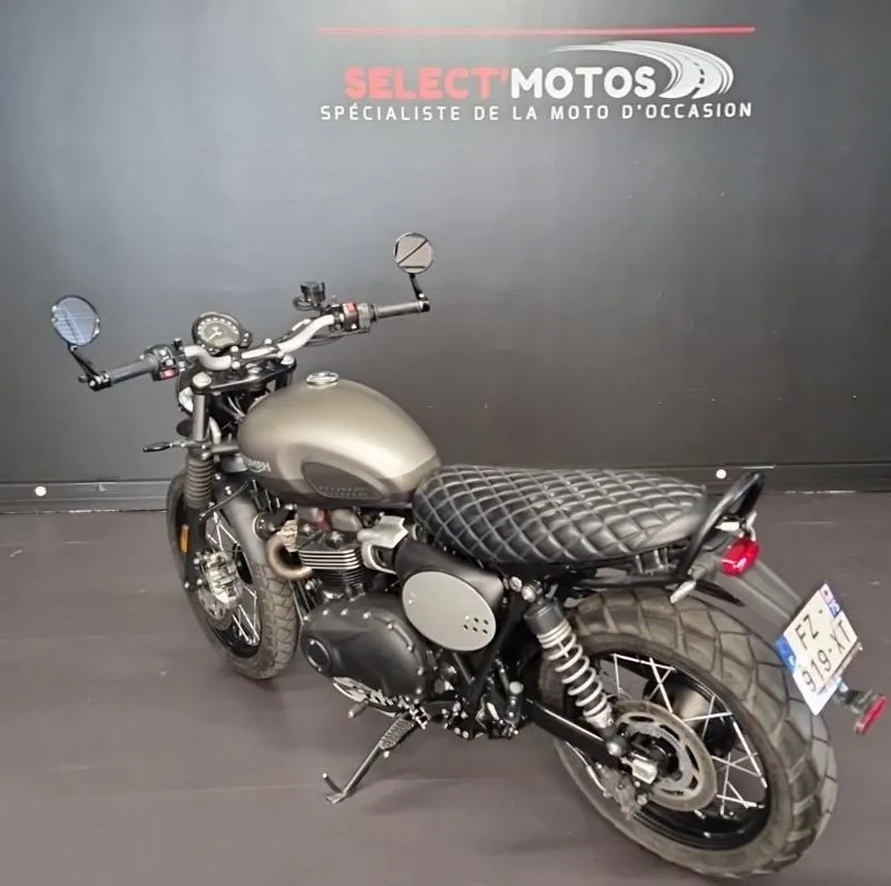 STREET SCRAMBLER  900