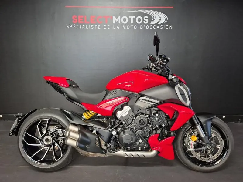 DIAVEL V4