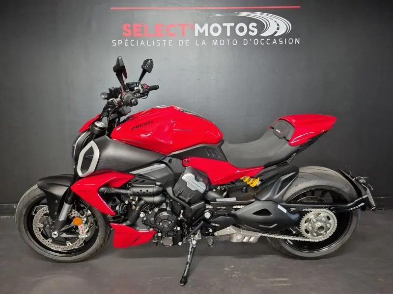 DIAVEL V4