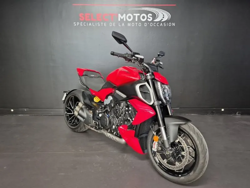 DIAVEL V4