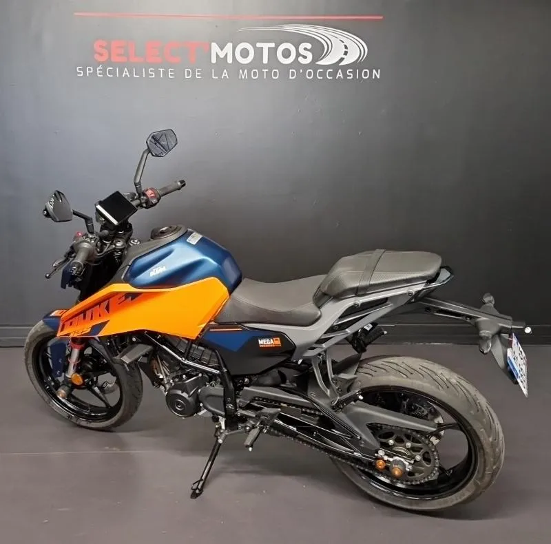 125 DUKE