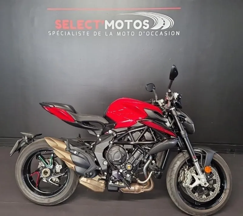 BRUTALE 800