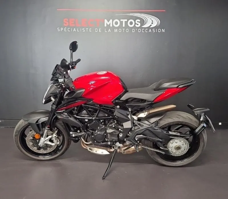 BRUTALE 800