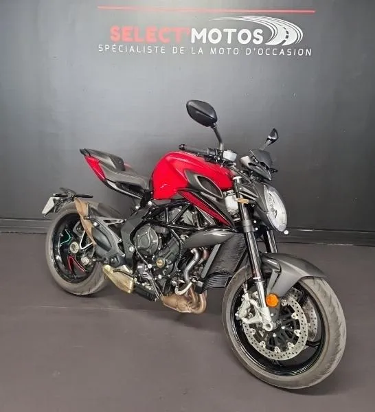 BRUTALE 800